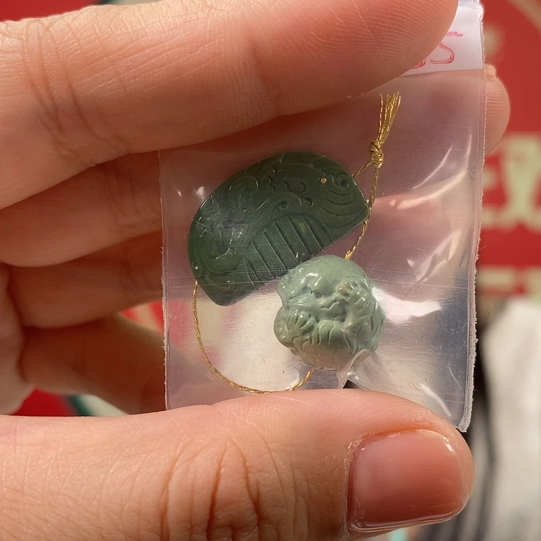 绿松石未镶嵌挂件
