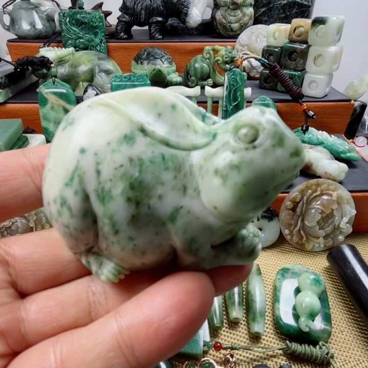 独山玉未镶嵌珠宝半成品