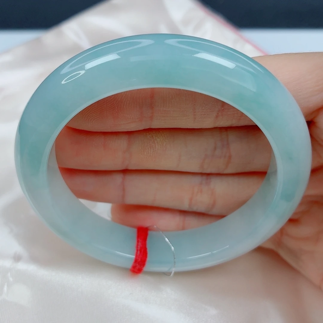 翡翠未镶嵌手镯55.5正圈，胶润蓝天白云，014