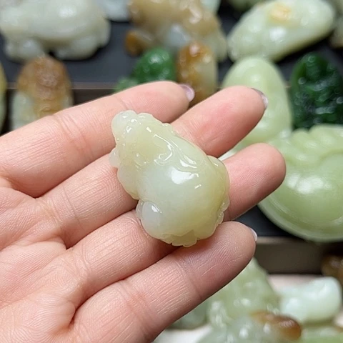 颈饰未镶嵌和田玉暖*