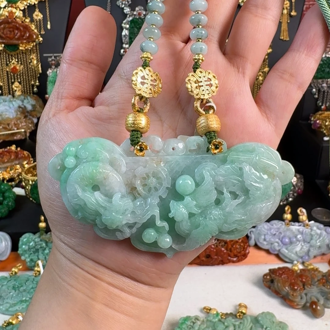 翡翠未镶嵌颈饰龙凤呈祥吊坠 亏清