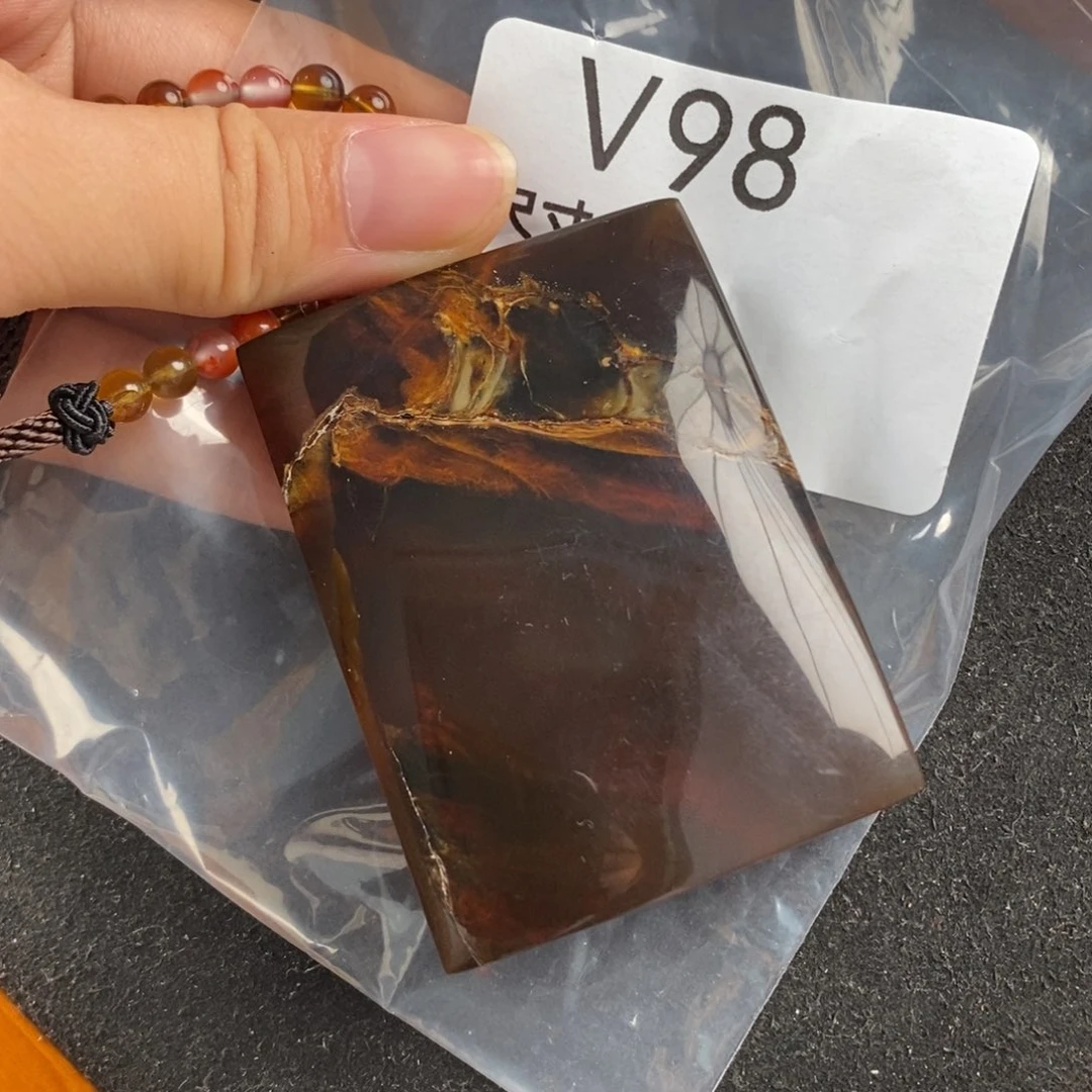琥珀未镶嵌珠宝奇石