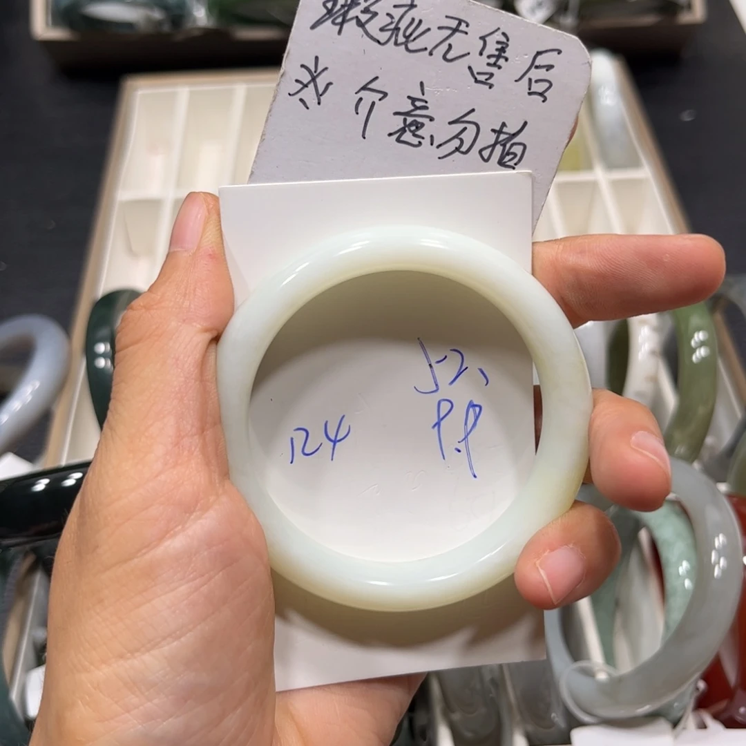 未镶嵌蛇纹石玉手镯