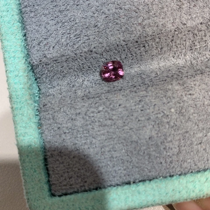 尖晶石裸石未镶嵌0.66克拉