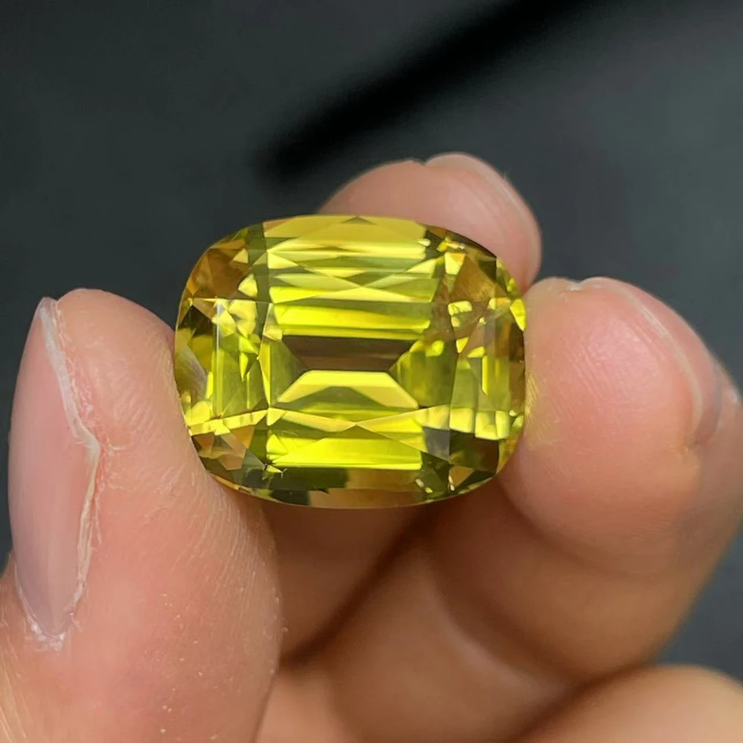 23.92ct 天然无烧金绿宝裸石，全净收藏级别