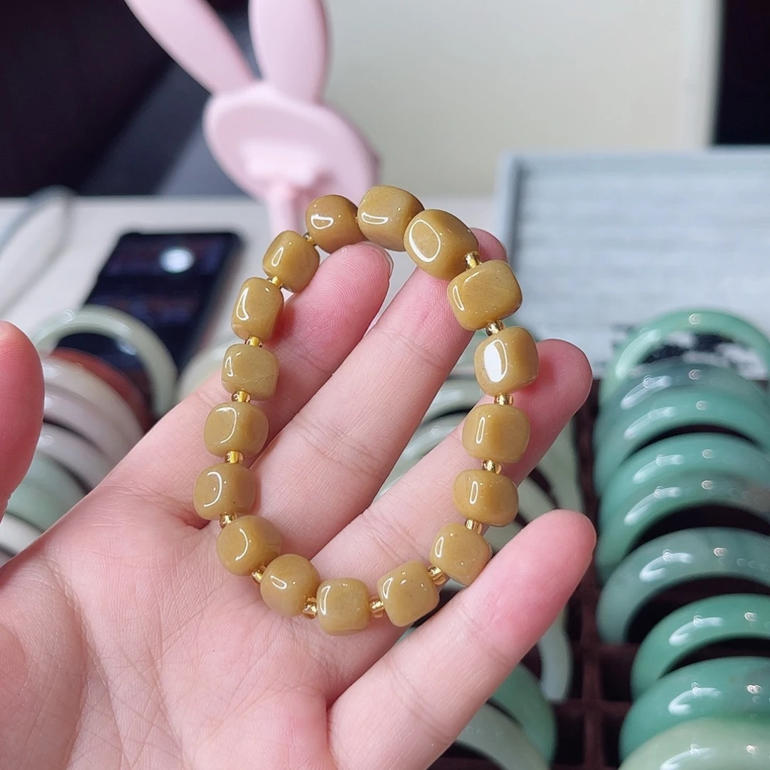 密玉（石英质玉）未镶嵌颈饰