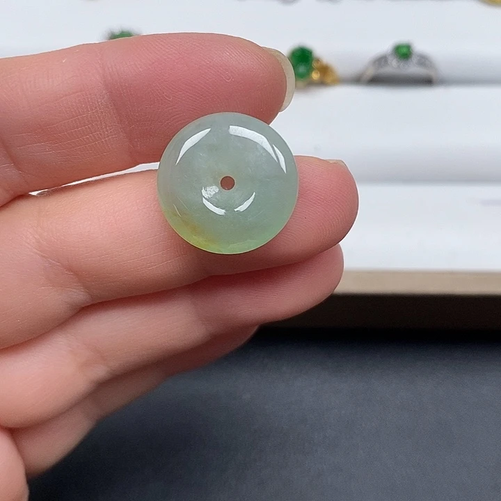 颈饰未镶嵌翡翠平安扣