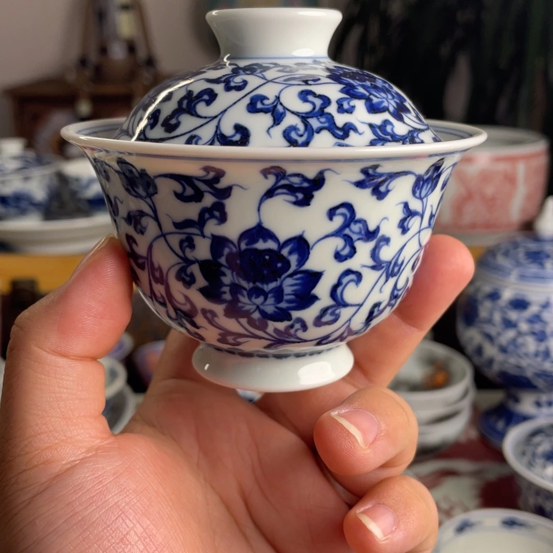 青花缠枝莲大盖碗