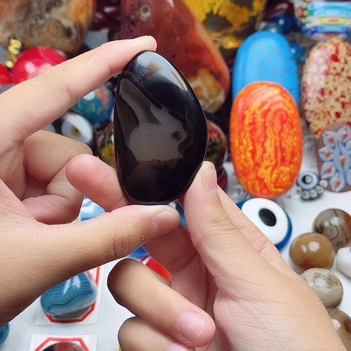 玛瑙/玉髓未镶嵌珠宝奇石