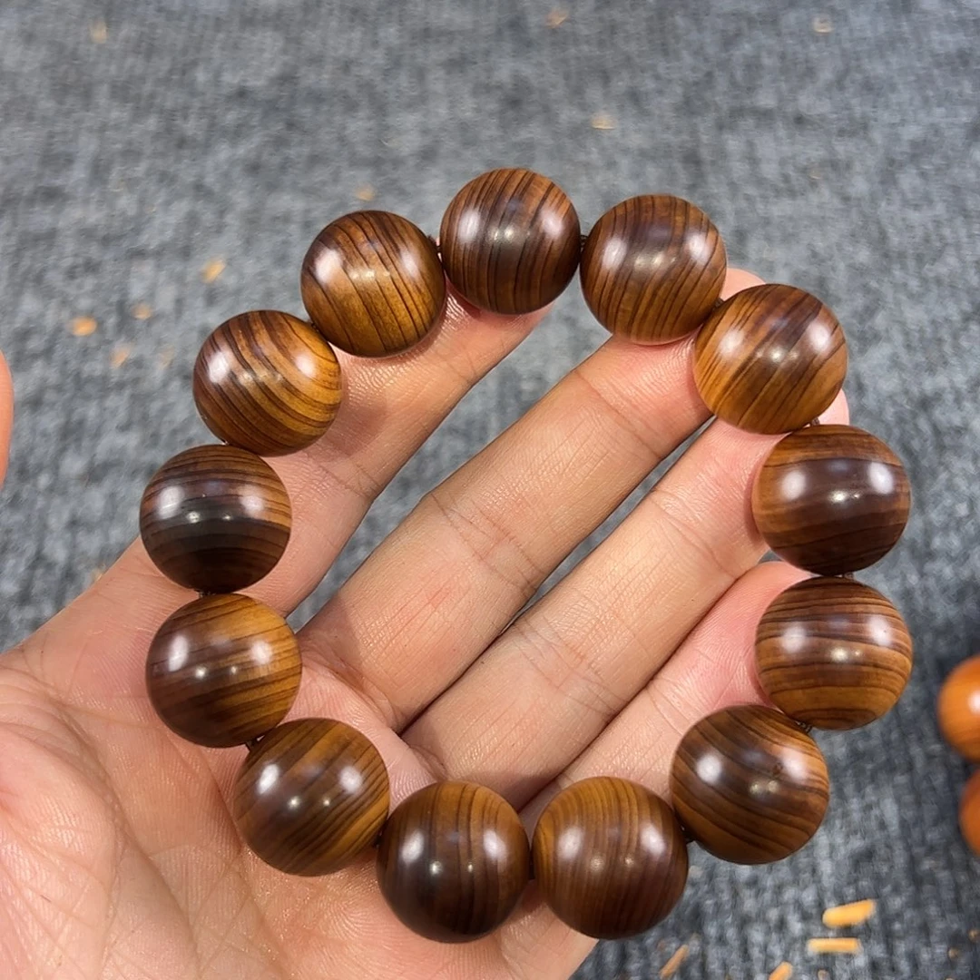 崖柏太行崖柏崖窝虎皮纹特挡，干黑油18，香味特别浓郁
