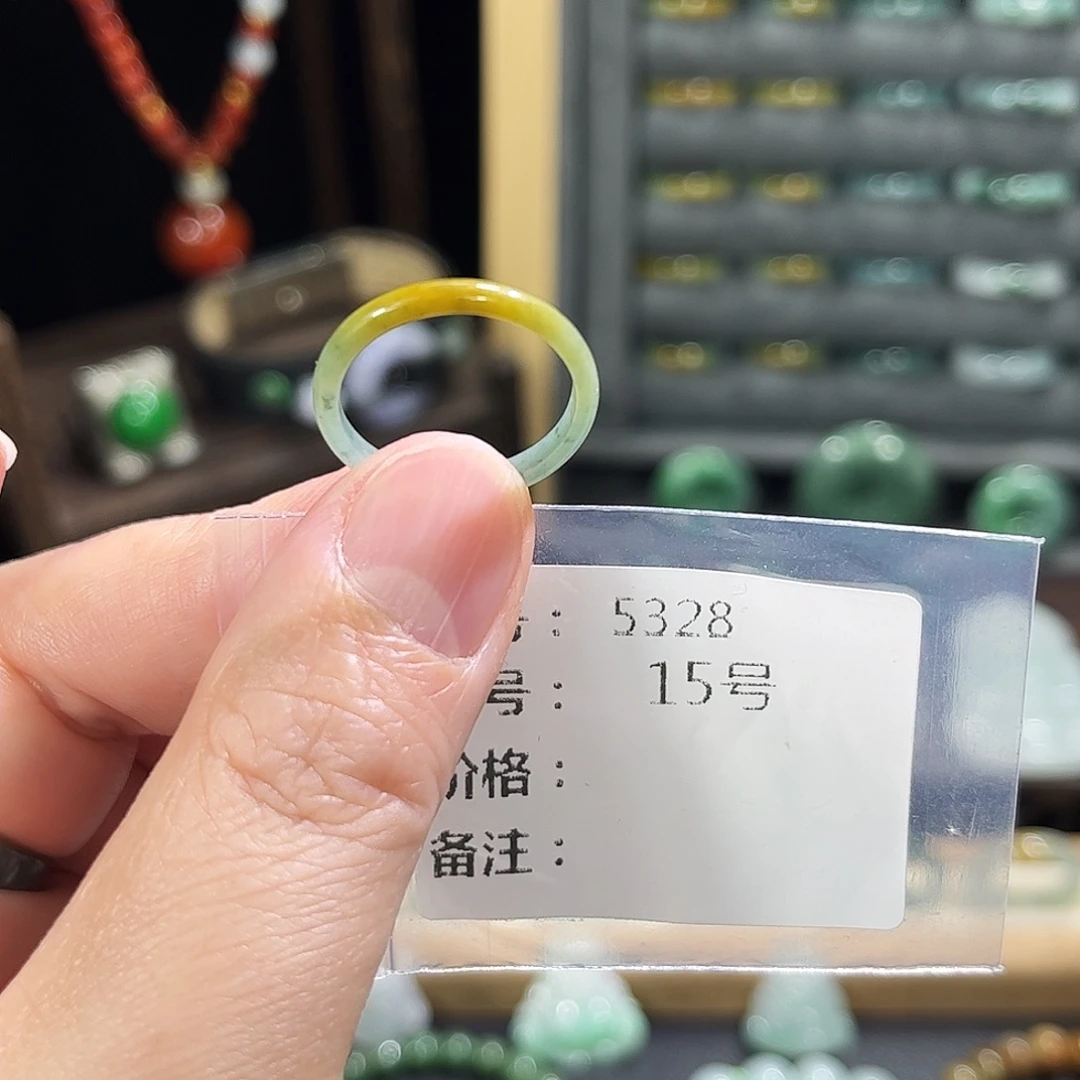 翡翠未镶嵌戒指5328。