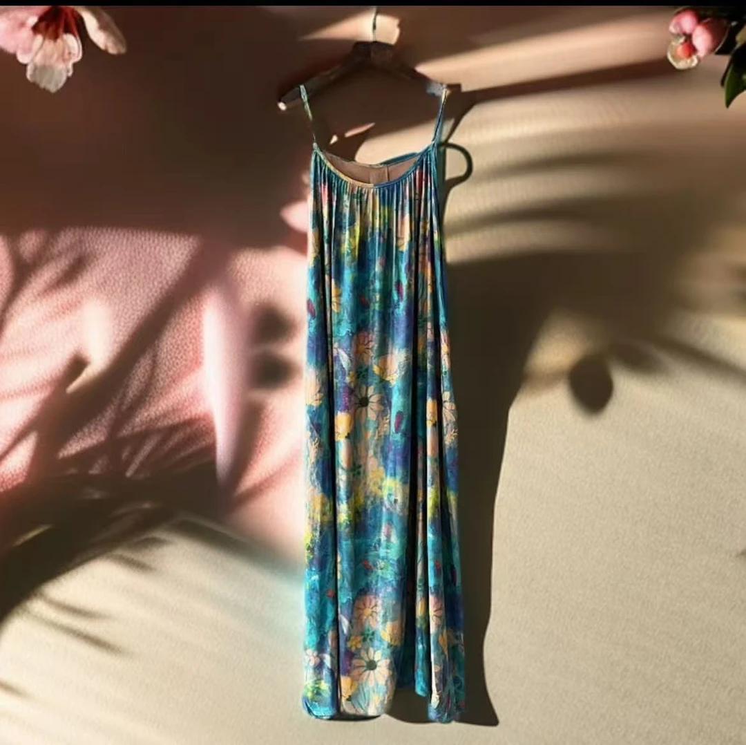 242071设计师新款轻奢时尚显瘦洋气吊带连衣裙气质过膝优雅款