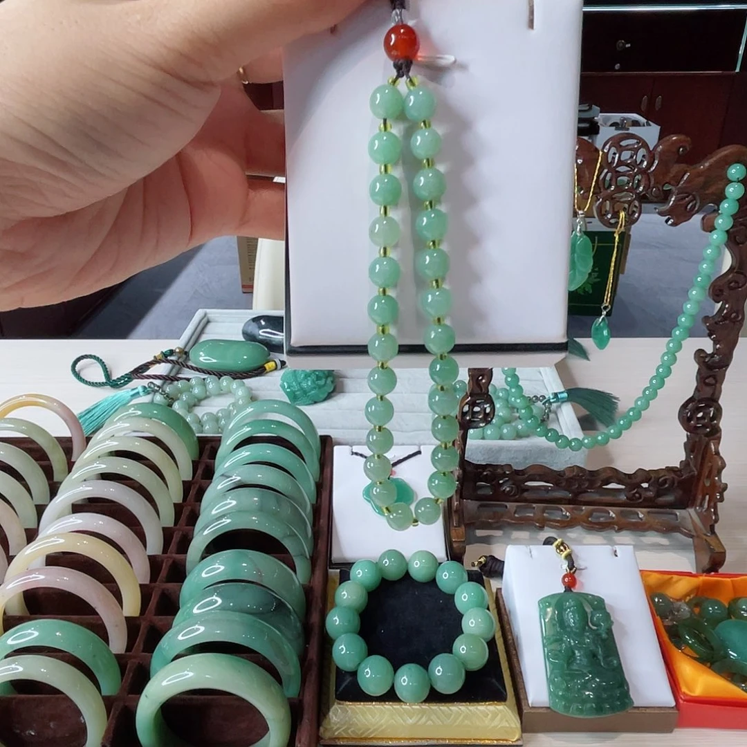 密玉（石英质玉）未镶嵌颈饰