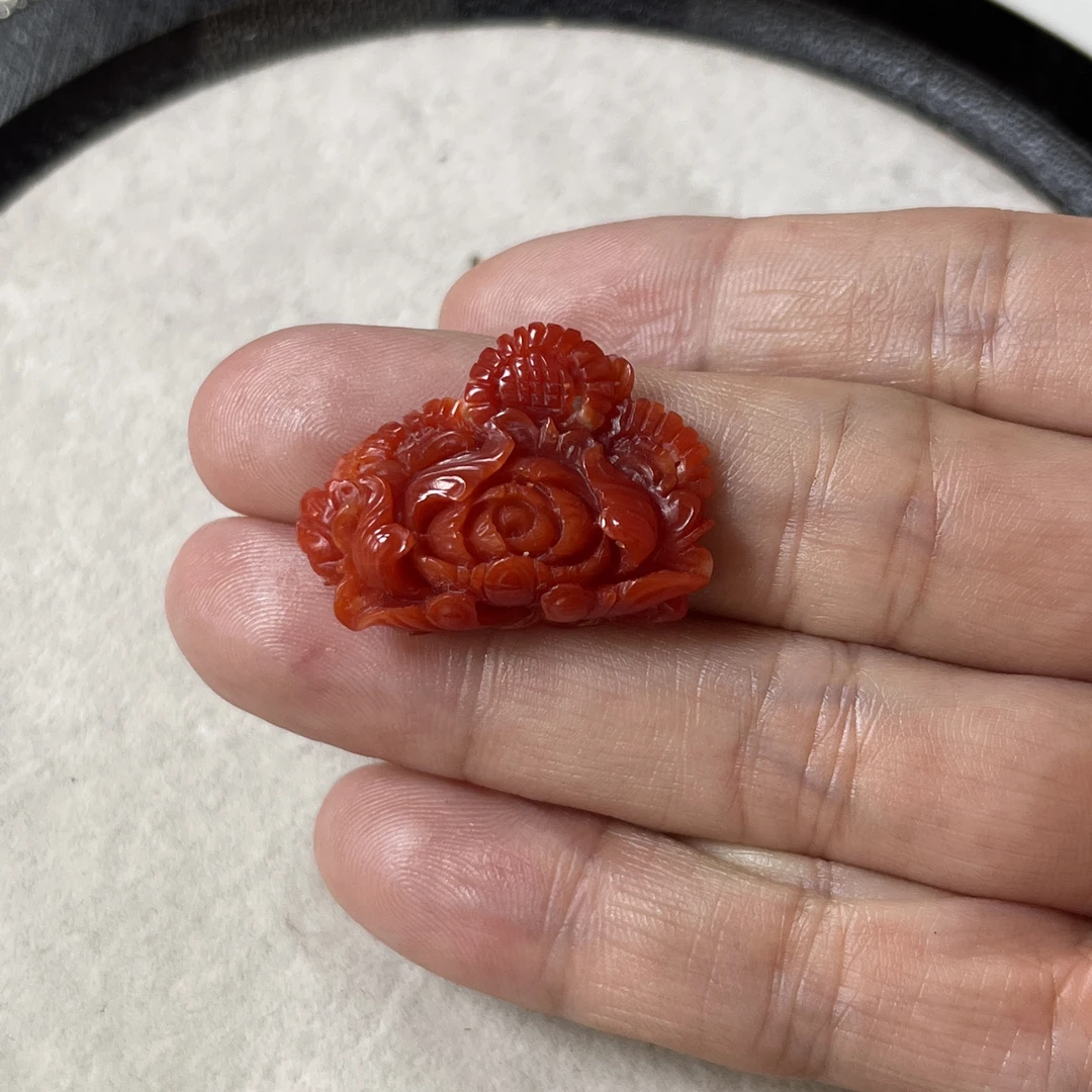 天然阿卡珊瑚雕刻花【国检证书】