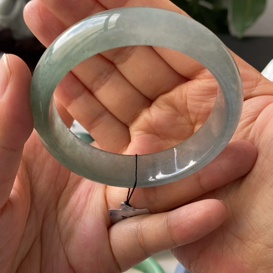 翡翠手镯未镶嵌天然