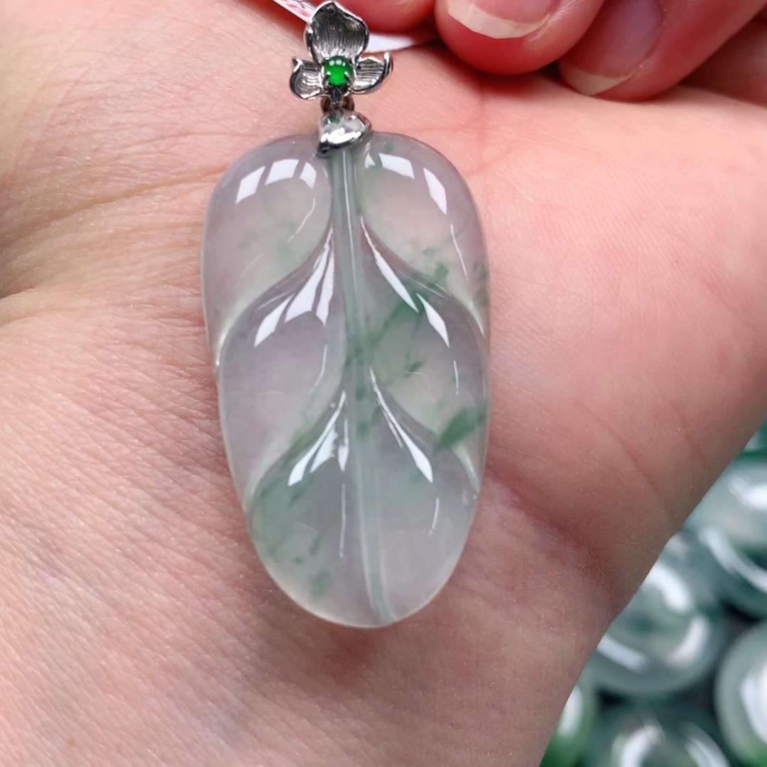 颈饰18K金镶嵌翡翠天然翡翠