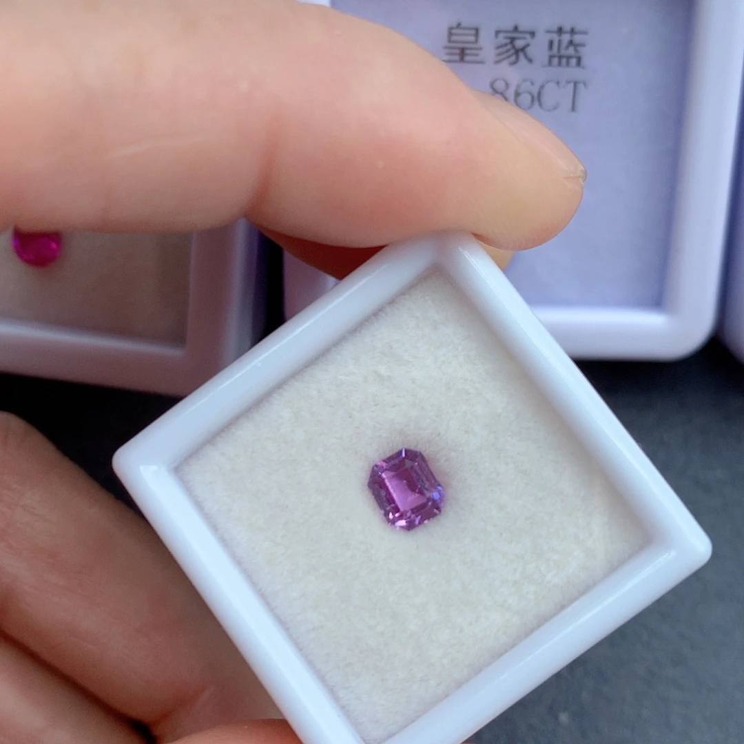 彩色蓝宝石无烧0.69克拉裸石未镶嵌
