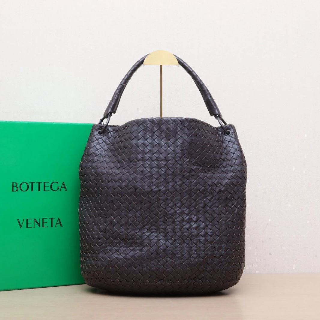 95新 BOTTEGA VENETA/葆蝶家 小花攀攀深巧克力色 皮革S 经典编织