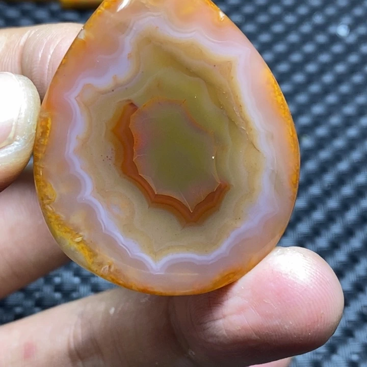 玛瑙/玉髓颈饰未镶嵌荷**色