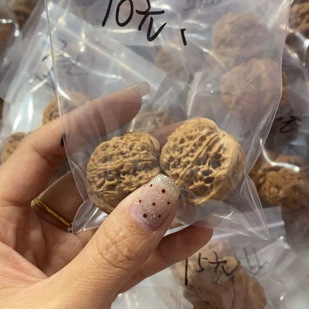 猴头核桃吊坠野果10