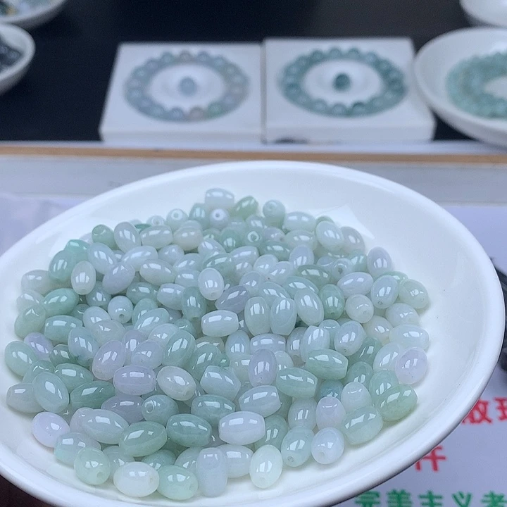 翡翠散珠翡翠卡8*6加20颗