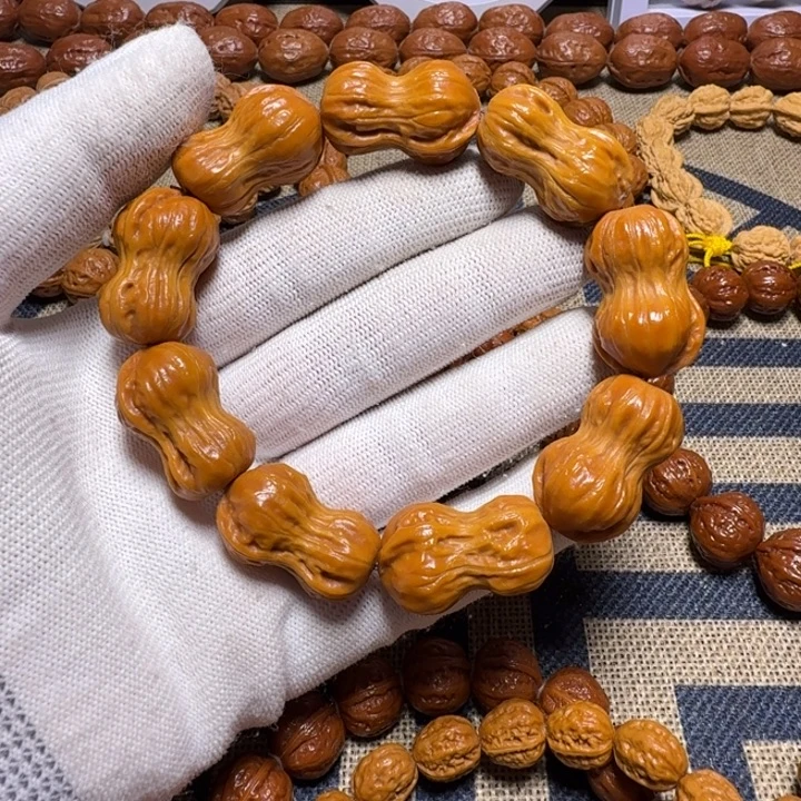 文玩核桃吊坠小蛮腰花生