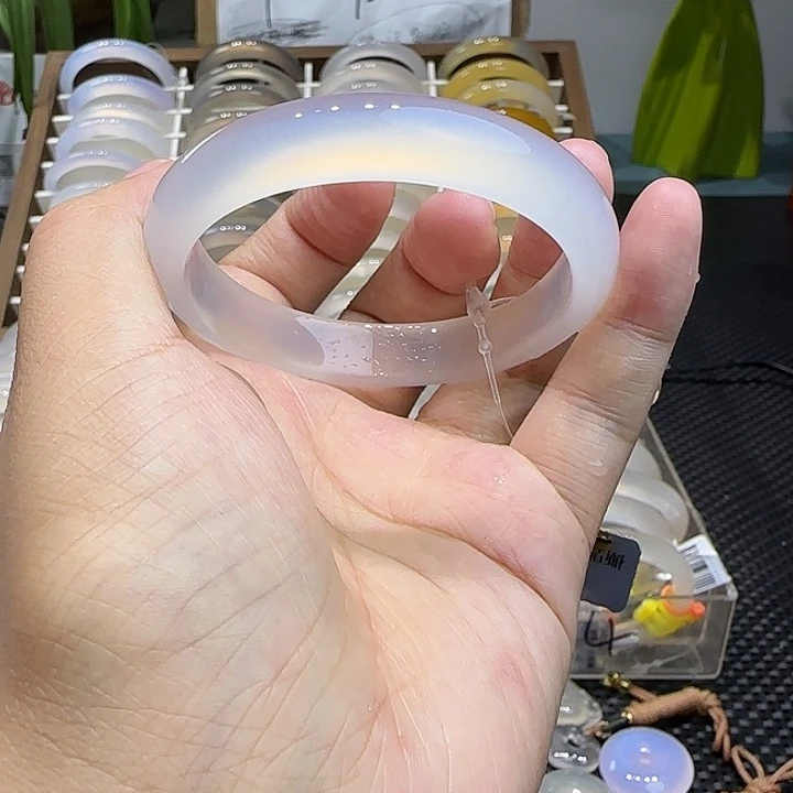 手镯玛瑙/玉髓未镶嵌55高冰底白月光