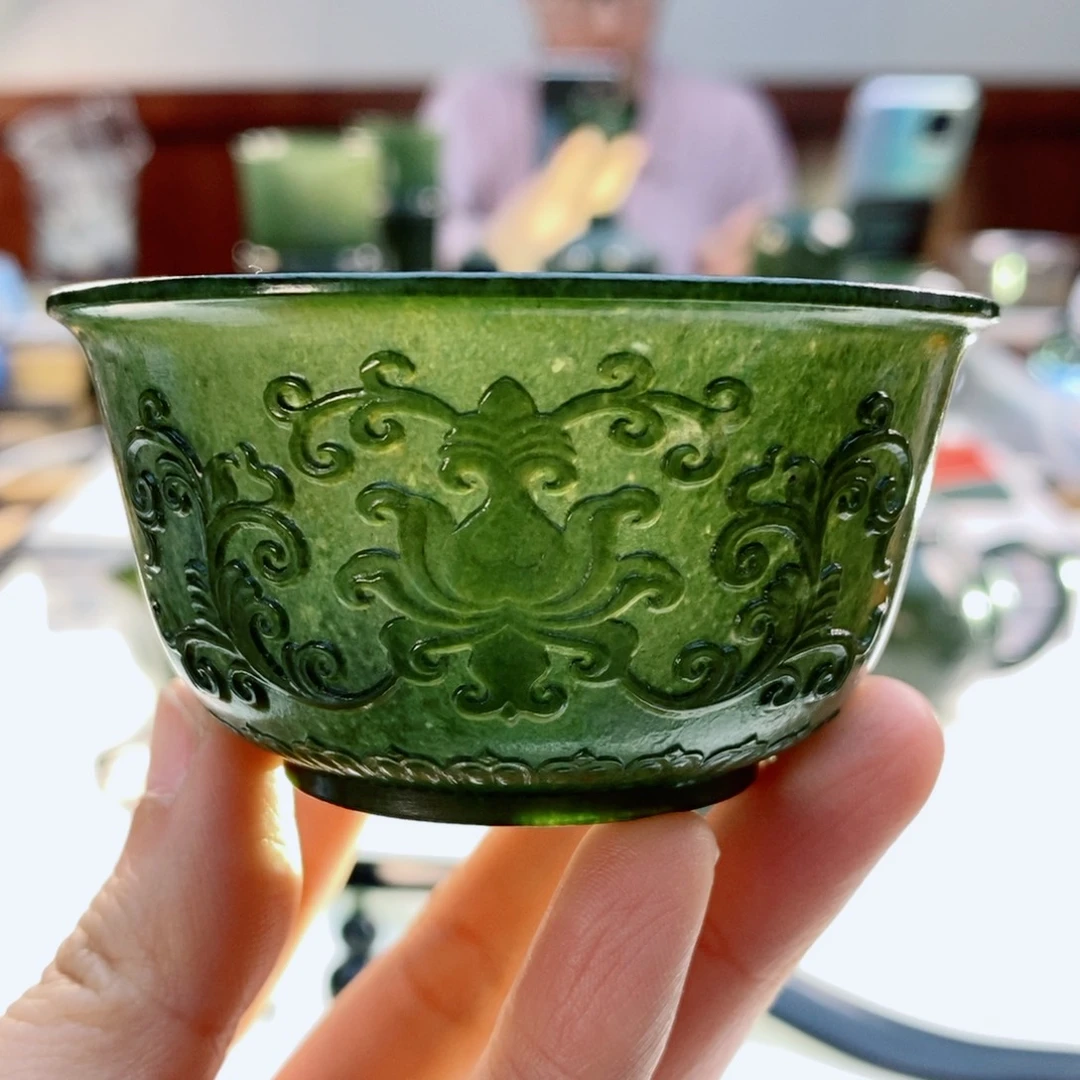 未镶嵌和田玉摆件微瑕