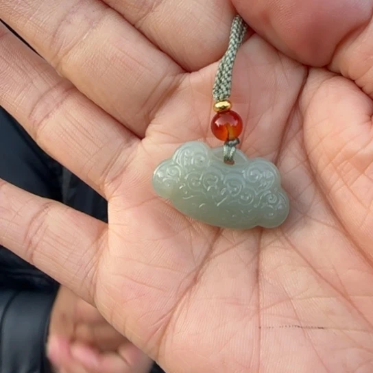 和田玉颈饰未镶嵌宽2.6左右平安锁，多样性发一