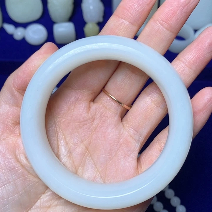 一***阳和田玉未镶嵌手链