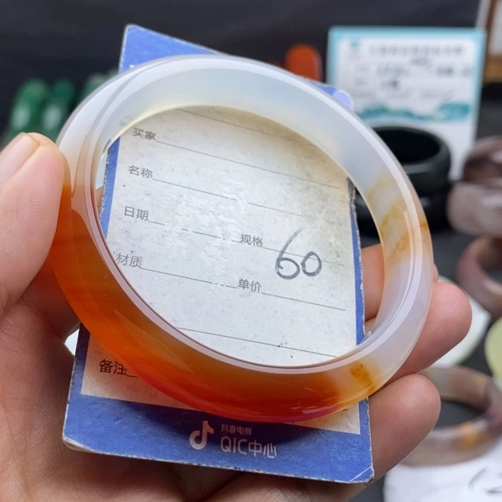 未镶嵌手镯石英质玉