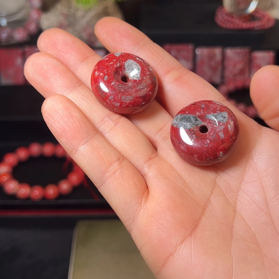 百***润天然辰砂原石平安扣