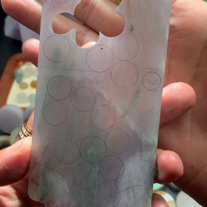 雷***翡翠未镶嵌颈饰定制