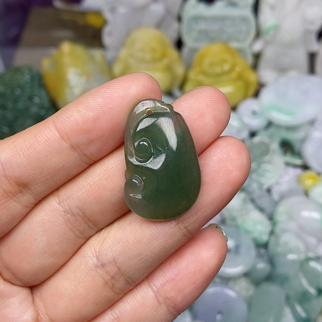 翡翠未镶嵌颈饰翡翠