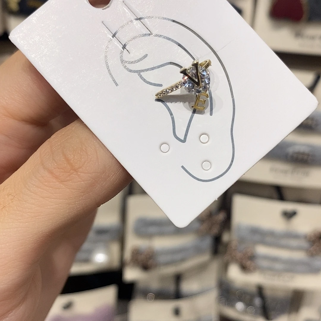 皮质铁合金耳骨夹