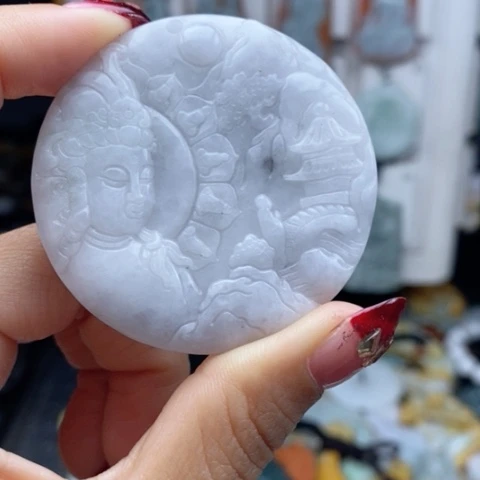 翡翠颈饰未镶嵌翡翠