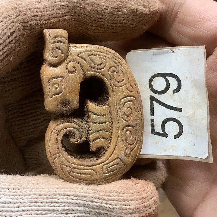 未镶嵌和田玉挂件