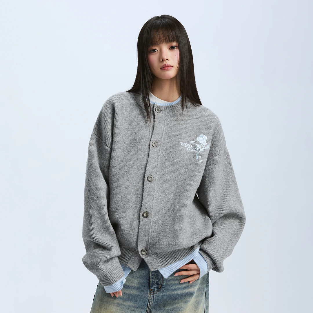 WHOOSIS（不知其名）几何玫瑰刺绣假两件开衫毛衣时尚针织衫秋冬季