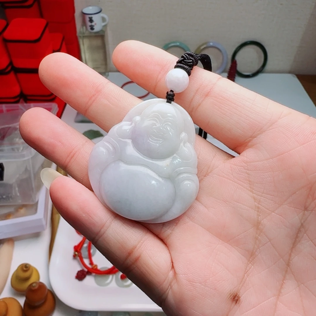 翡翠未镶嵌颈饰佛公