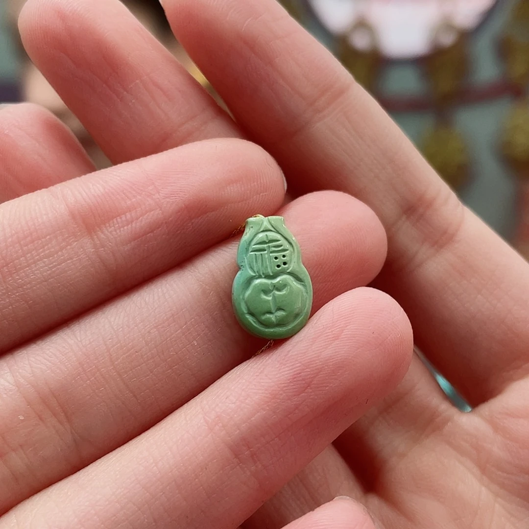 绿松石颈饰未镶嵌