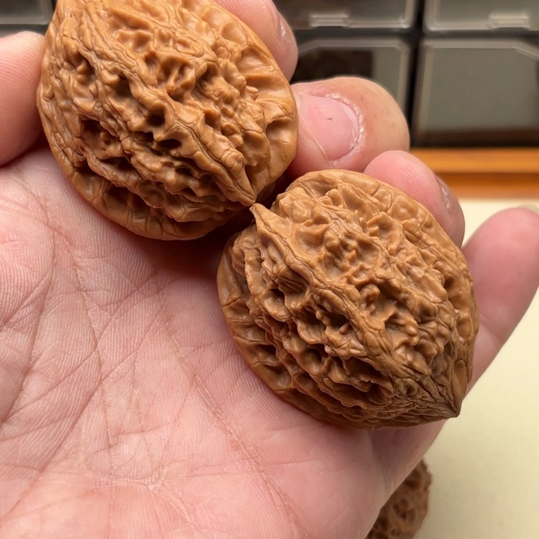 挑***爸把件文玩核桃大沽石