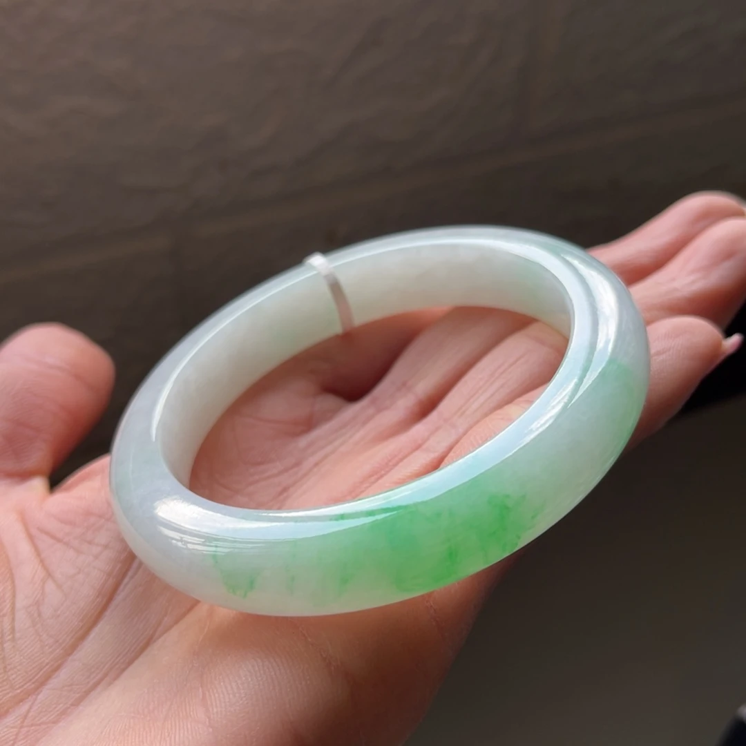 翡翠手镯未镶嵌56.1圈三天鉴赏期