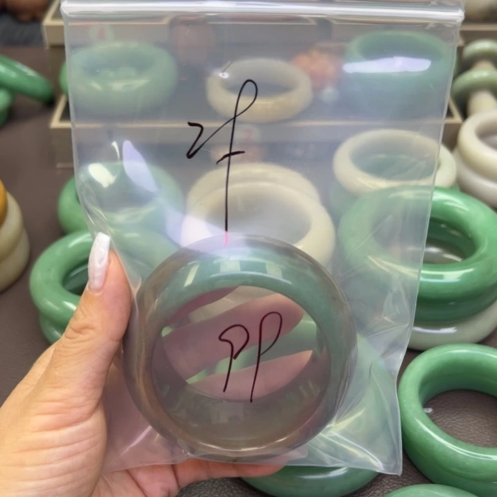 石英岩玉手镯未镶嵌I****…