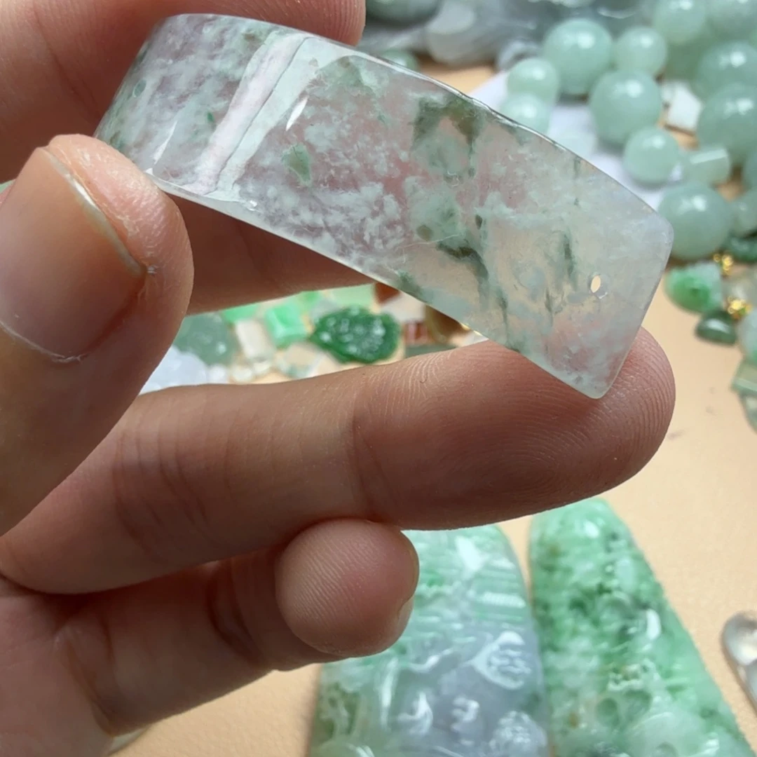 ****儿翡翠未镶嵌颈饰171