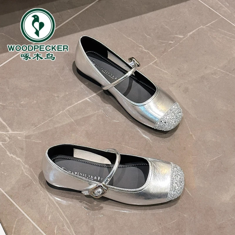 啄木鸟一字扣带平底银色玛丽珍单鞋女2025年夏季圆头软底芭蕾舞鞋