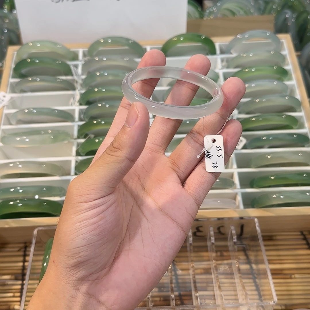 玛瑙/玉髓未镶嵌手镯圈口55.5