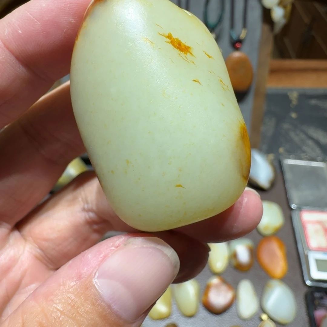 山***子和田玉未镶嵌颈饰
