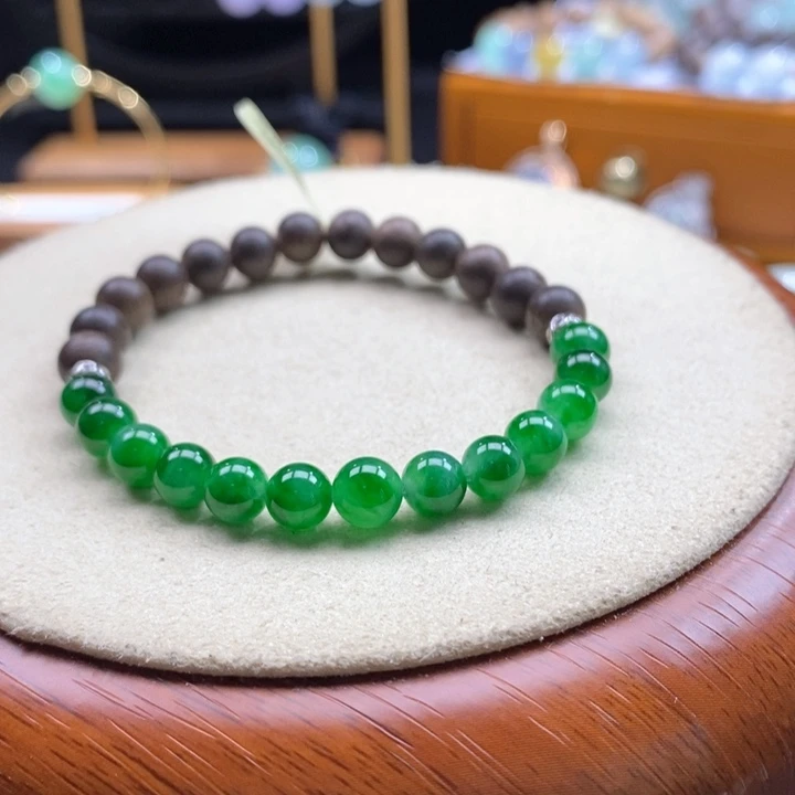 摆件沉香木翡翠冰辣绿小珠卡6