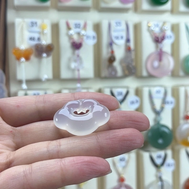 玛瑙/玉髓颈饰未镶嵌太****。