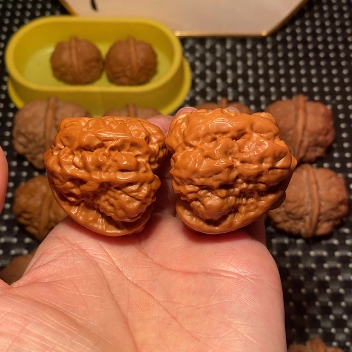 文玩核桃把件四开超八腿三角暴力箭毒蛙王